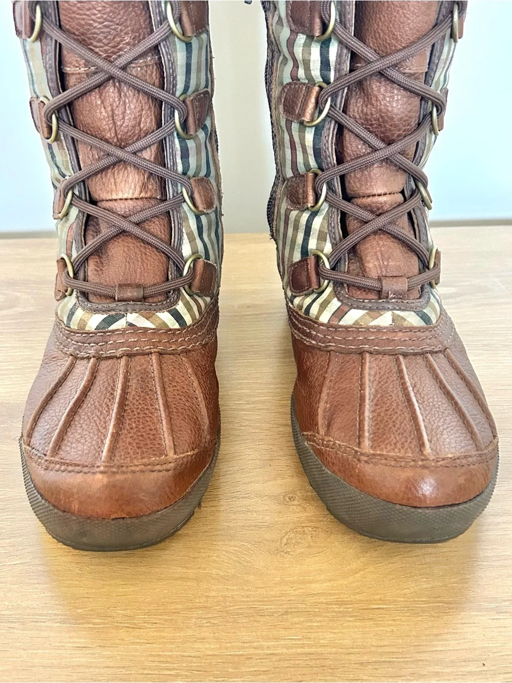 Vintage UGG Edmonton Lace Up Brown Leather Plaid Boots WM8 EU39